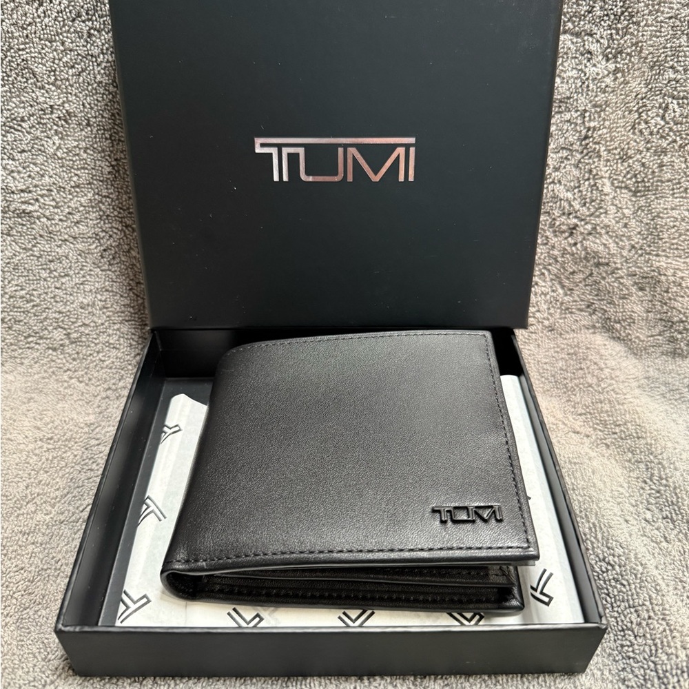 Tumi Black Leather Card Holder